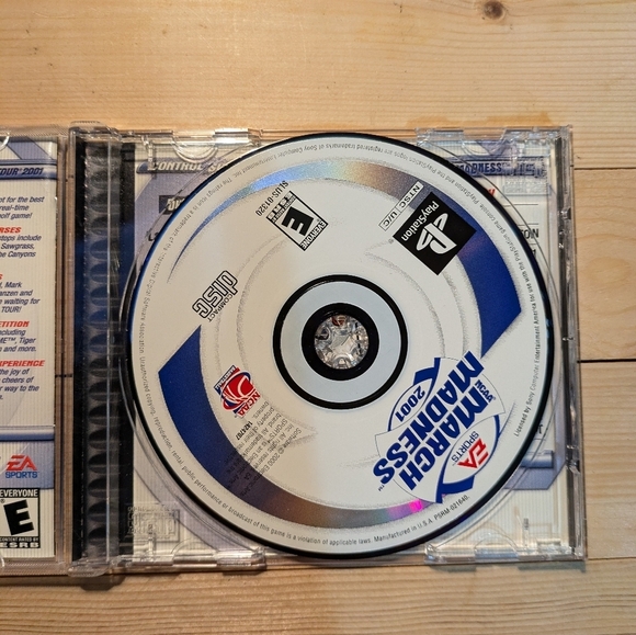 NCAA March Madness 2001 PlayStation Game - Picture 5 of 7